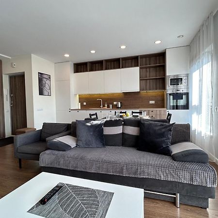 Your Home - Spacious Apartment In City Center, With Balcony & Self Check-In Vilnius Luaran gambar