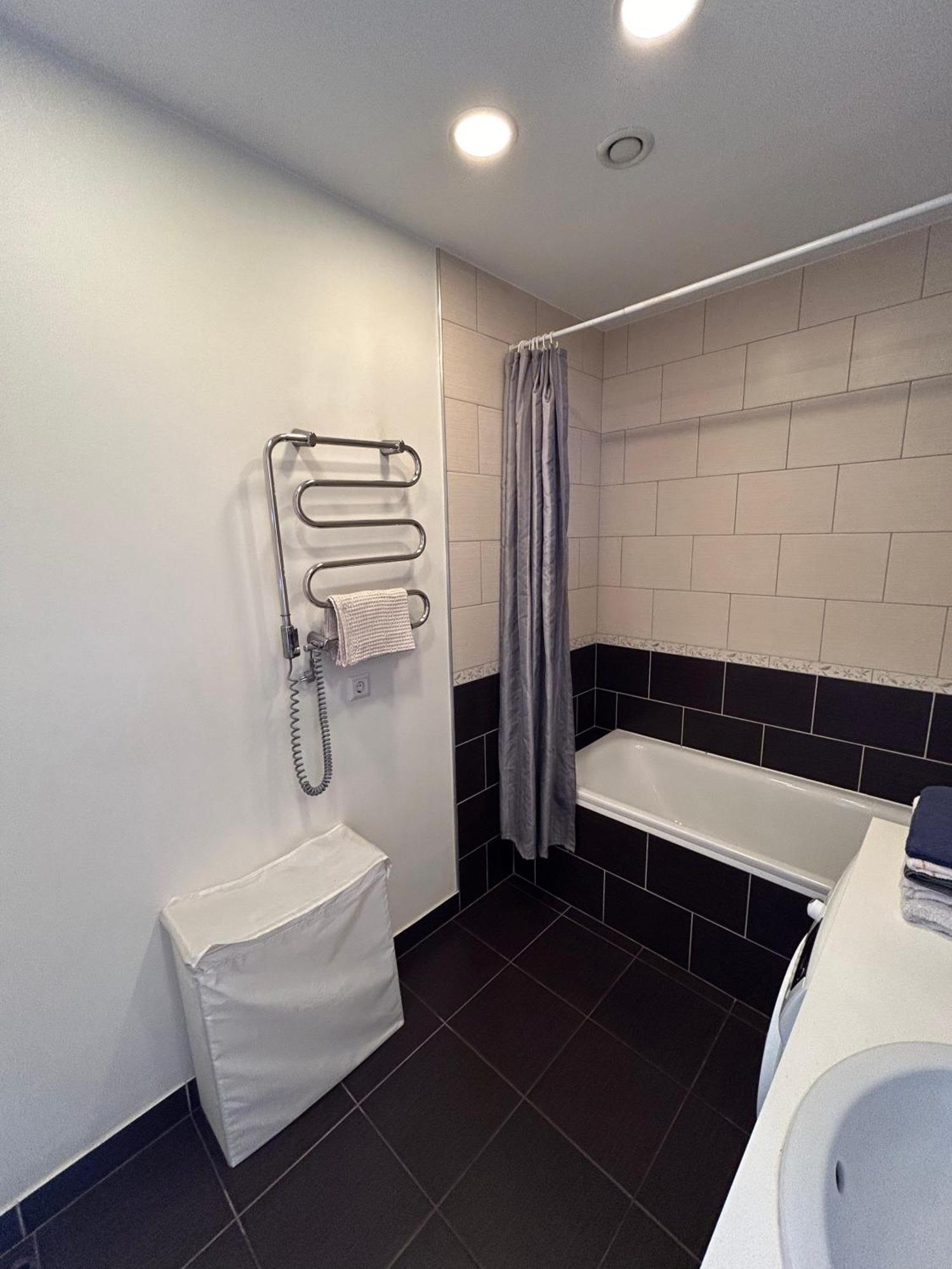 Your Home - Spacious Apartment In City Center, With Balcony & Self Check-In Vilnius Luaran gambar
