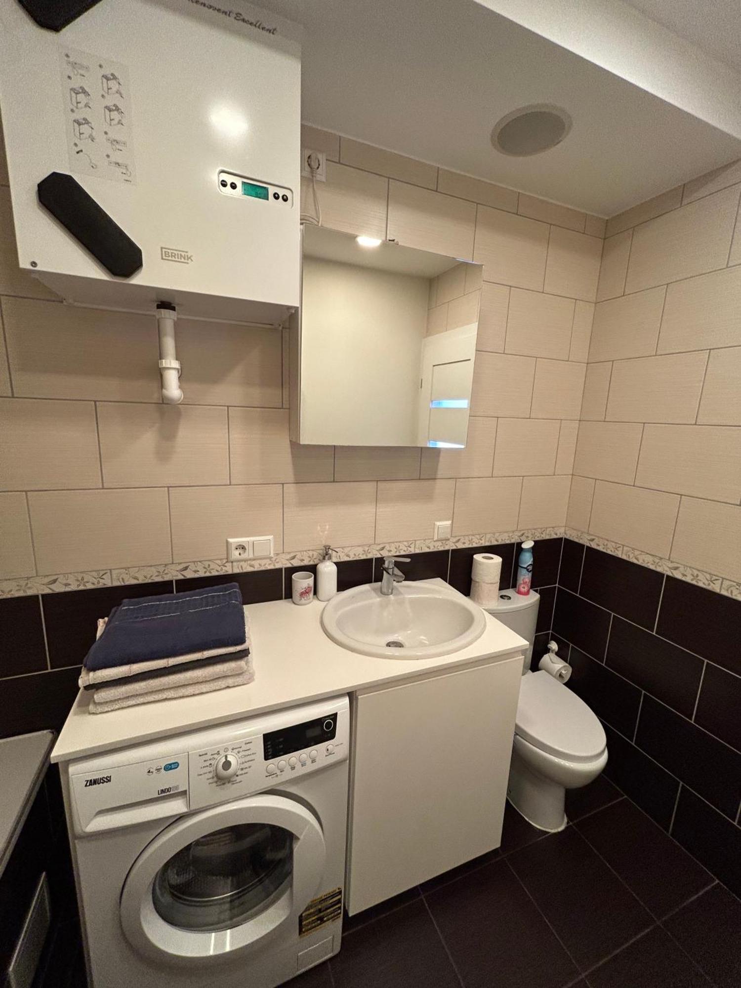 Your Home - Spacious Apartment In City Center, With Balcony & Self Check-In Vilnius Luaran gambar