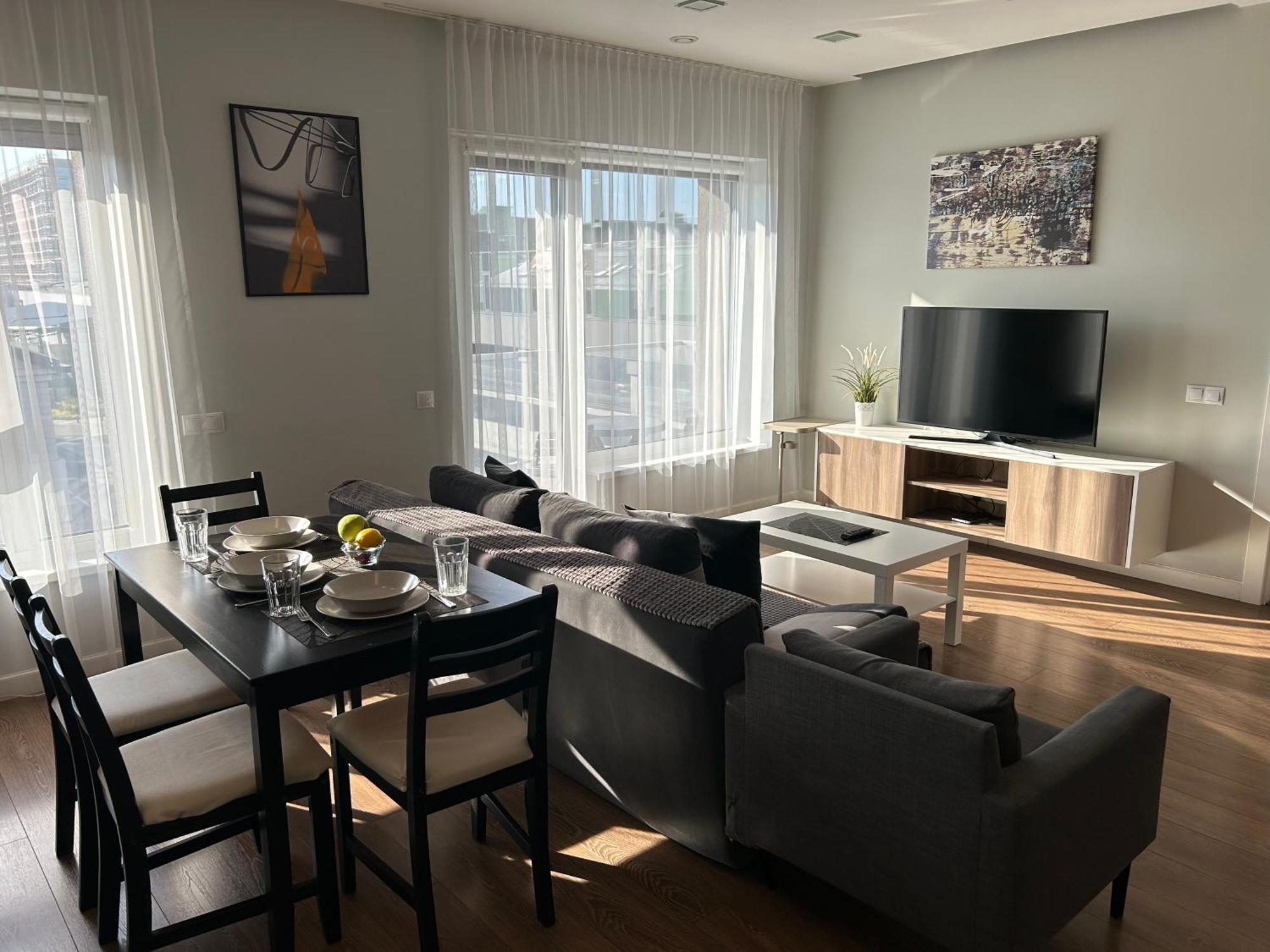 Your Home - Spacious Apartment In City Center, With Balcony & Self Check-In Vilnius Luaran gambar