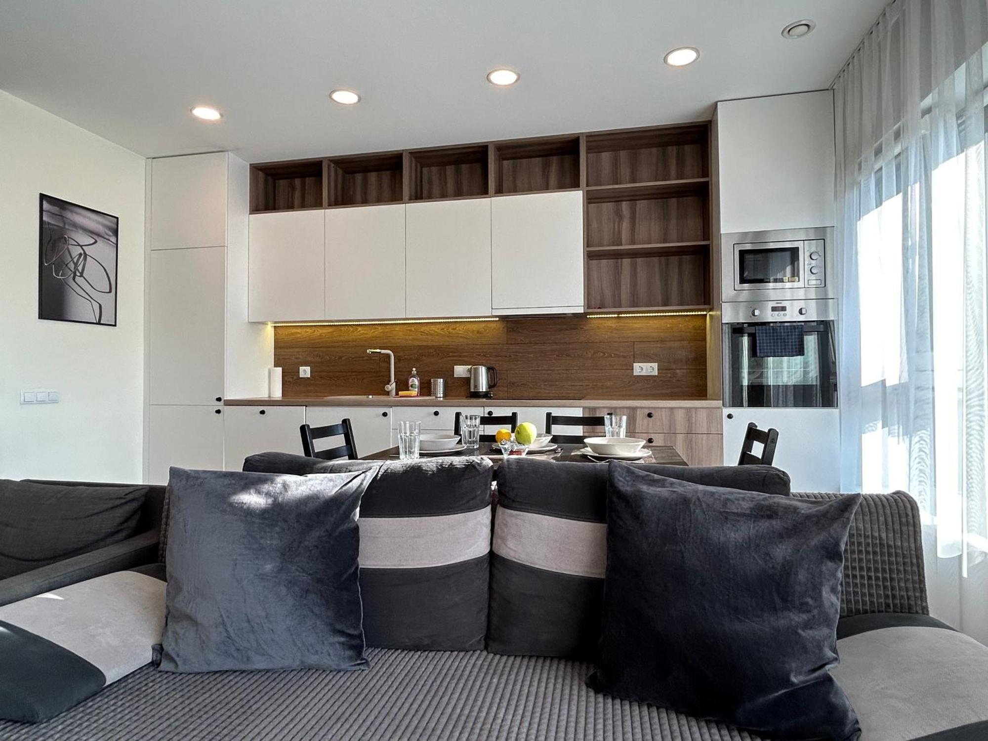 Your Home - Spacious Apartment In City Center, With Balcony & Self Check-In Vilnius Luaran gambar